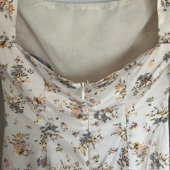 Graceful Bloom: Mock Neck Chiffon Flower Dress - Picture 7 of 7